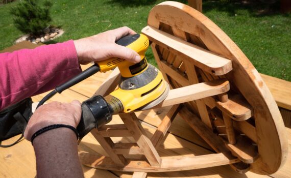 Best sander for furniture with vacuum attachment