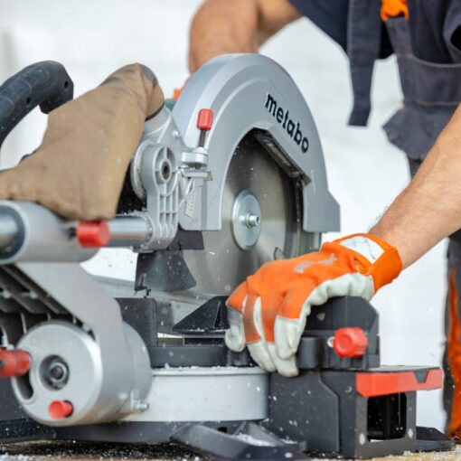 Can you cut aluminum with a circular saw