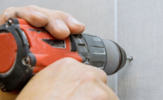 Can you drill into tile without cracking