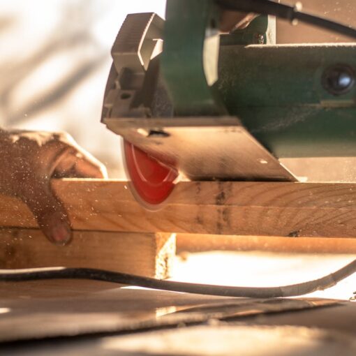 Circular saw safety tips