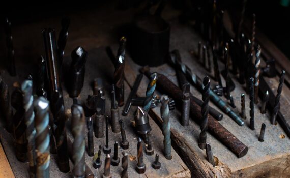 How to clean drill bits