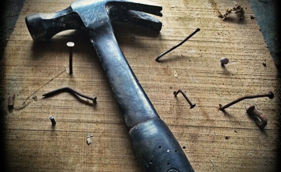 How to remove nails without hammer