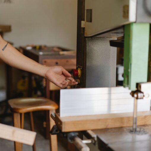 How to use a band saw safely