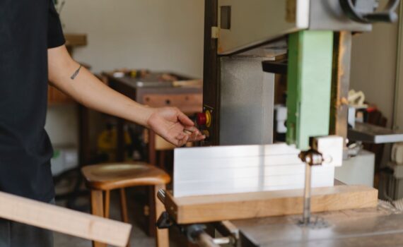 How to use a band saw safely