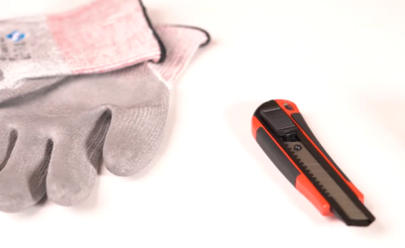 How to use a utility knife safely